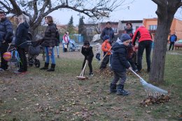 Padá listí  - uspávání broučků