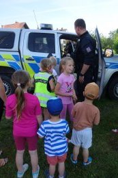 DEN S POLICIÍ
