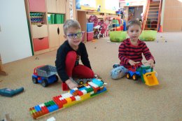 HRAJEME SI VE ŠKOLCE