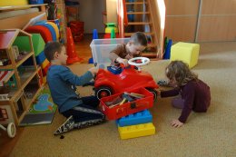 HRAJEME SI VE ŠKOLCE