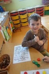 HRAJEME SI VE ŠKOLCE