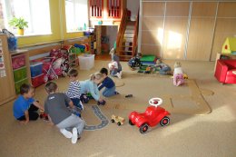 HRAJEME SI VE ŠKOLCE