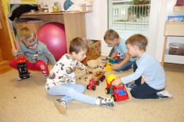 HRAJEME SI VE ŠKOLCE