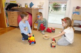 HRAJEME SI VE ŠKOLCE